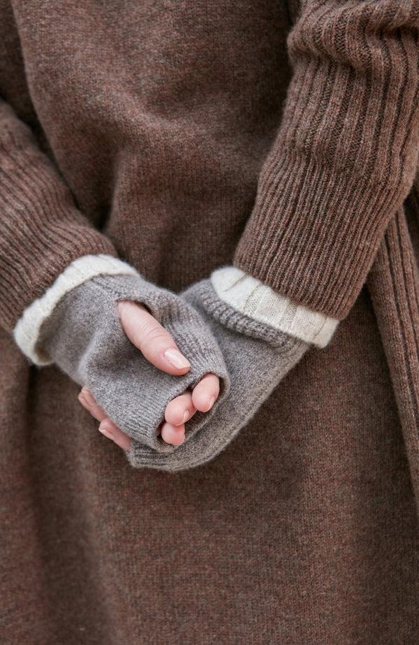 Paul James Womens Lambswool Ribbed Arm Warmers