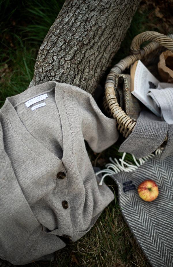 Paul James Womens Lambswool V Neck Ribbed Cardigan With Pockets