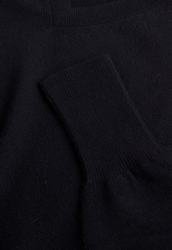 Paul Stuart Classic Cashmere V-Neck Sweater
