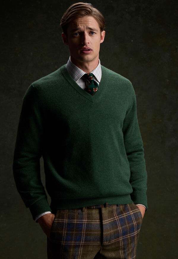 Paul Stuart Classic Cashmere V-Neck Sweater
