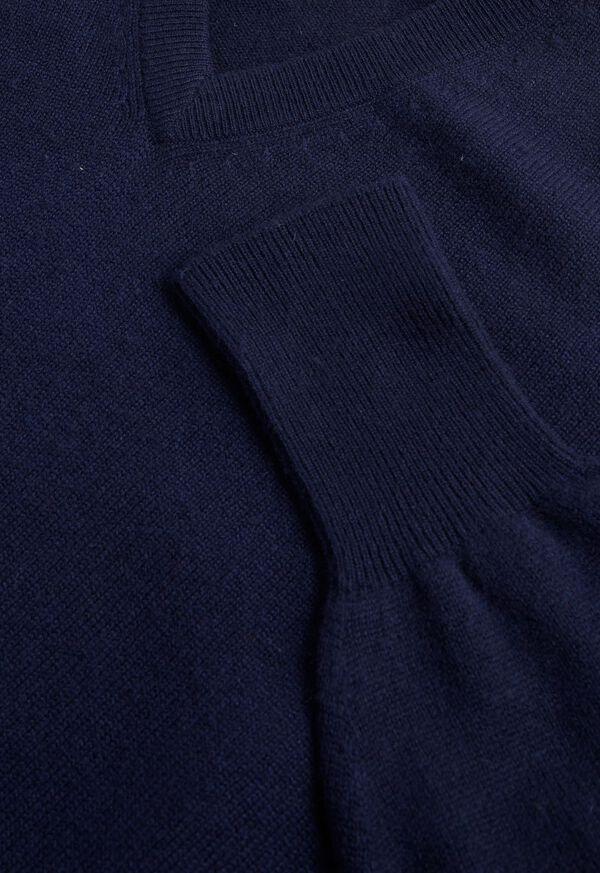 Paul Stuart Classic Cashmere V-Neck Sweater