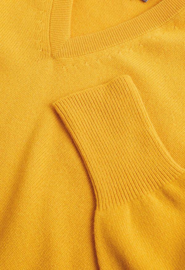 Paul Stuart Classic Cashmere V-Neck Sweater