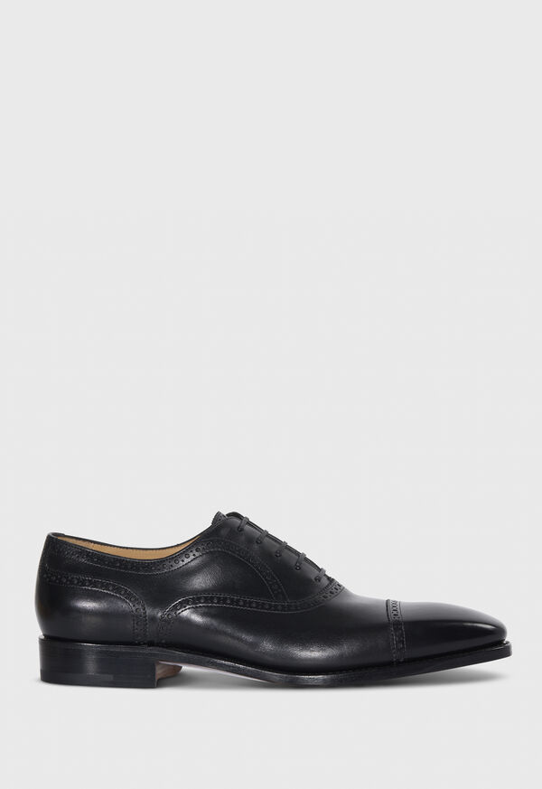 paul stuart Sutton Medallion Cap Toe
