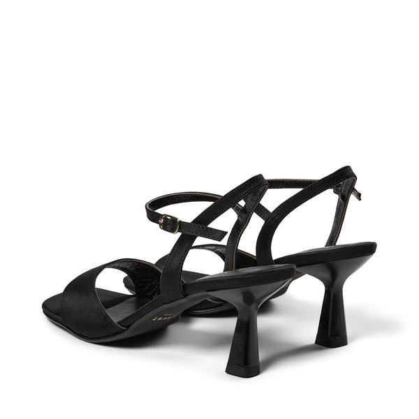 Pavement Helma - Black Satin