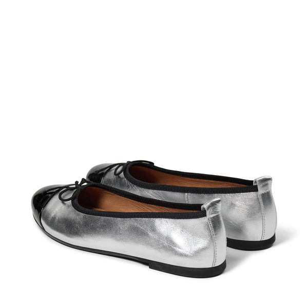 Pavement Lucy - Silver/Black Patent