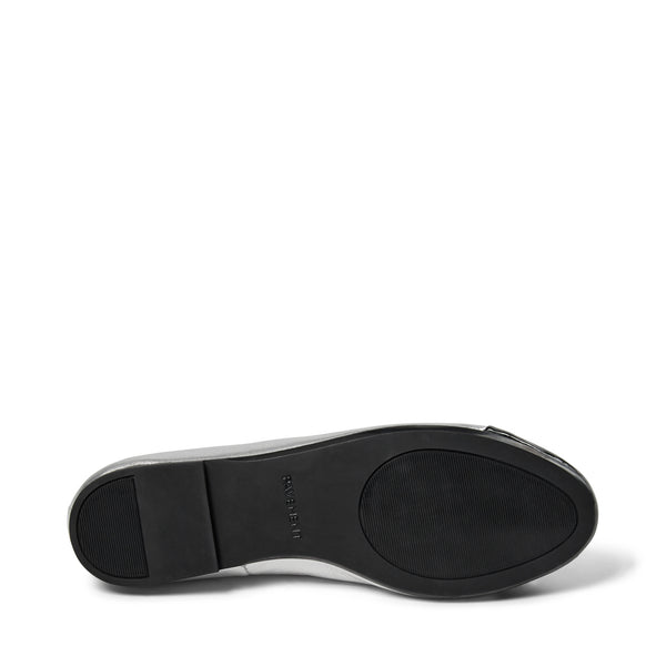 Pavement Lucy - Silver/Black Patent
