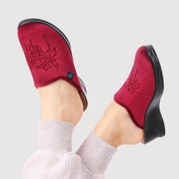 Pavers FlyFlot Engraved Self-Moulding Mules - Burgundy