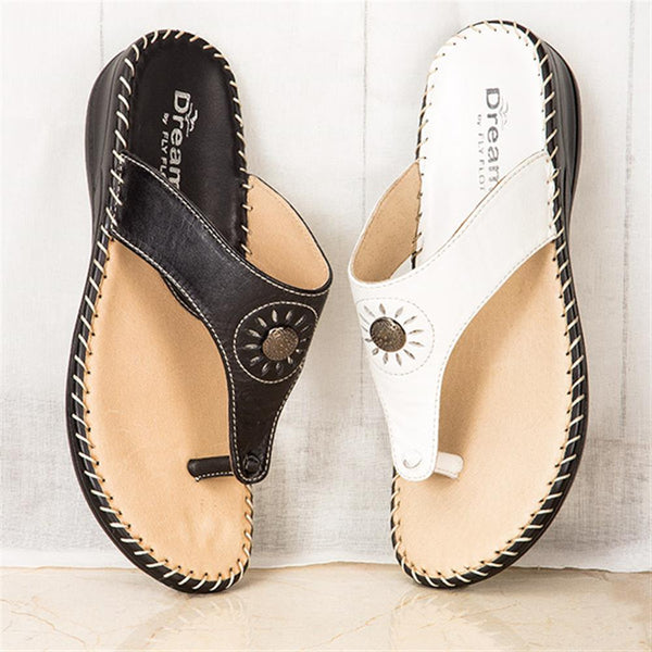 Pavers Leather Toe Post With Metal Centre Stud - Black