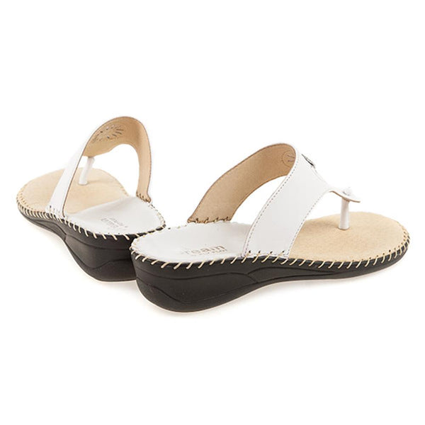 Pavers Leather Toe Post With Metal Centre Stud - White