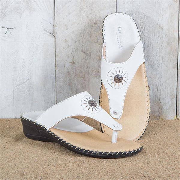 Pavers Leather Toe Post With Metal Centre Stud - White