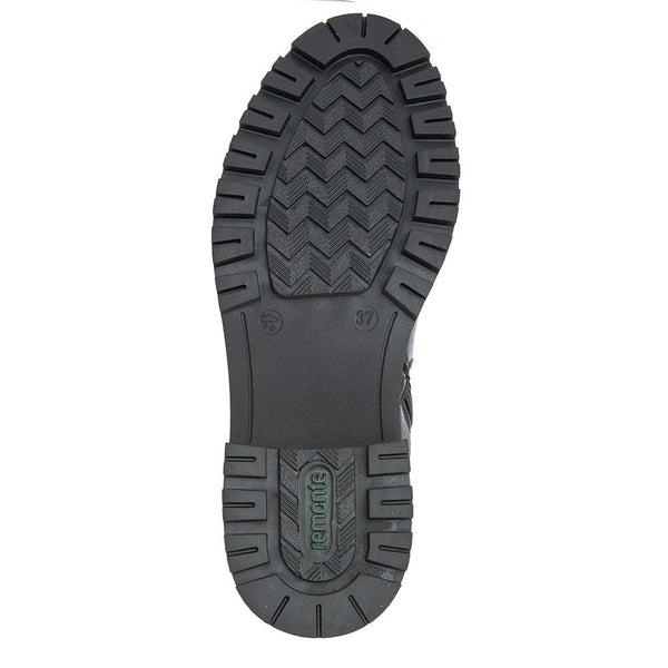 Pavers Chain-Detailed Ankle Boots - Black