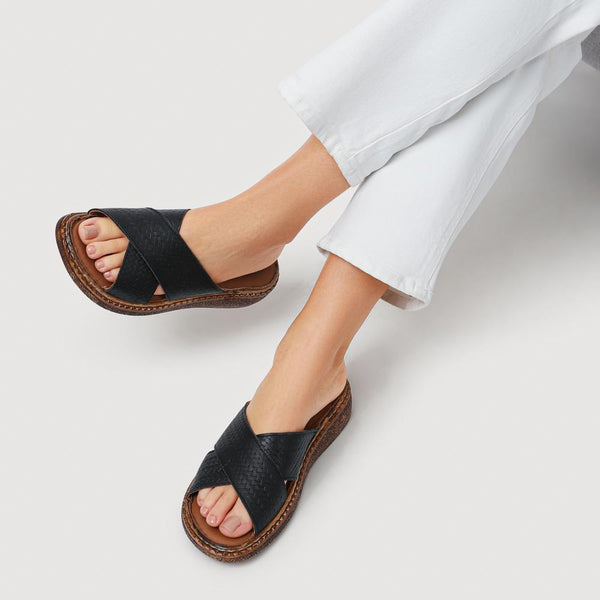 Pavers Cushioned Leather Mules - Black