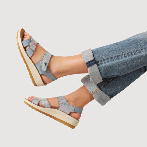 Pavers Dual-Fastening Leather Sandals - Beige