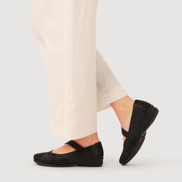 Pavers Extra-Cushioned Leather Mary Janes - Black
