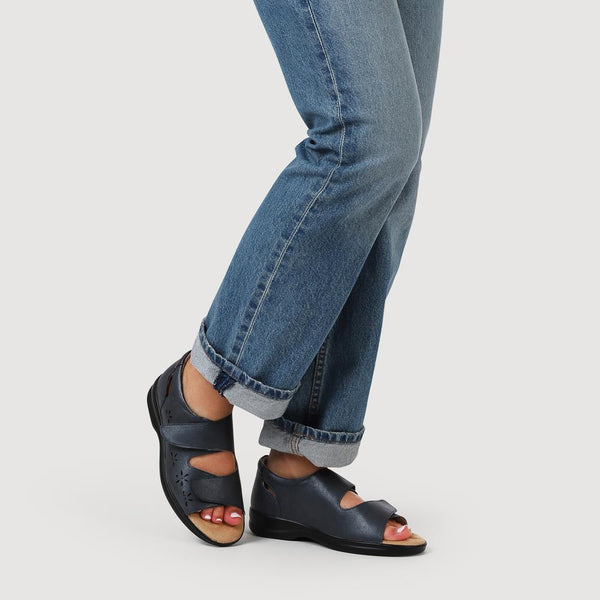 Pavers Extra-Wide Adjustable Shoes - Navy