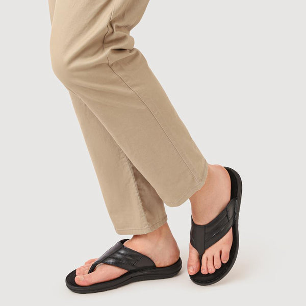 Pavers Leather Toe Post Sandals - Black