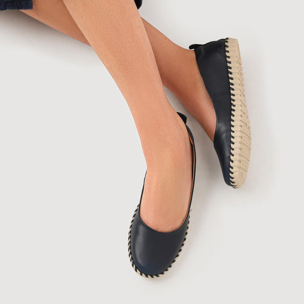 Pavers Lightweight Leather Pumps - Navy