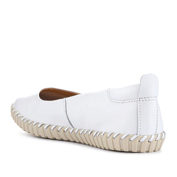 Pavers Lightweight Leather Pumps - White