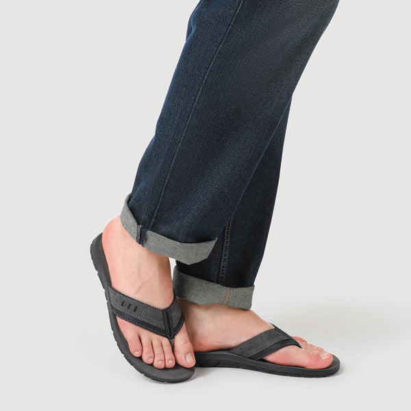 Pavers Men's Slip-On Toe Post Sandals - Grey