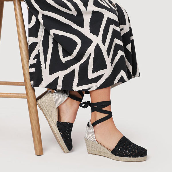 pavers Single Lace Wedge Sandals - Black