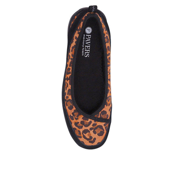 Pavers Slip-On Patterned Lightweight Pumps - Leopard