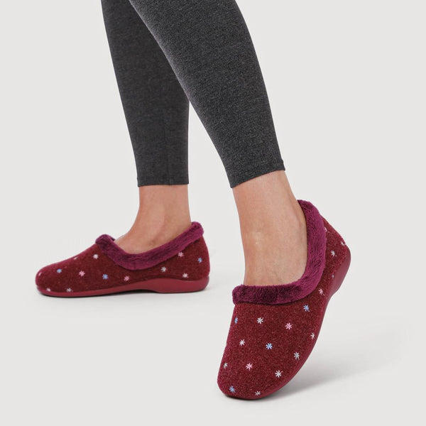Pavers Star Pattern Full Slippers - Burgundy