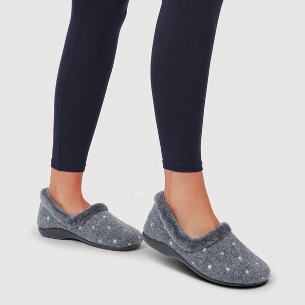 Pavers Star Pattern Full Slippers - Grey