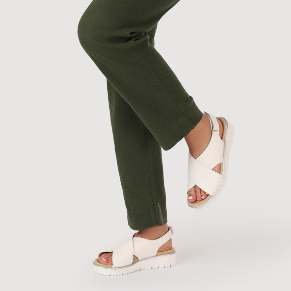 Pavers Wide Fit Adjustable Fastening Sandals - White