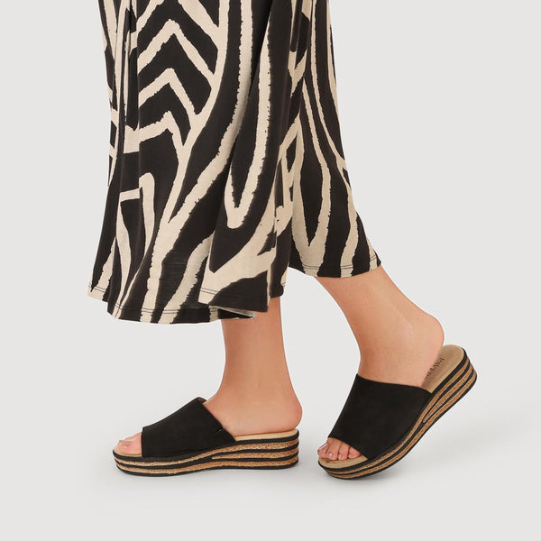 Pavers Wide Fit Lightweight Mules - Black