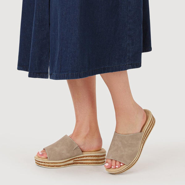 Pavers Wide Fit Lightweight Mules - Natural