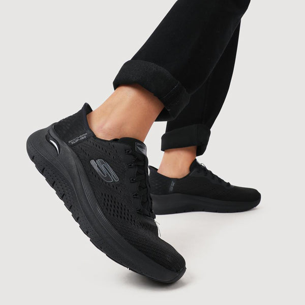 Pavers Slip-ins: Arch Fit 2.0 - Easy Chic Trainers - Black-Black