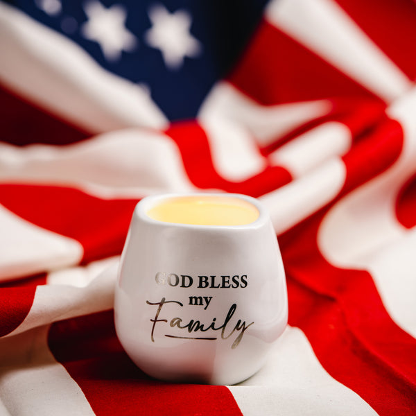 Pavilion Gift Company Family 8 Oz - 100% Soy Wax Candle Scent: Fresh Linen
