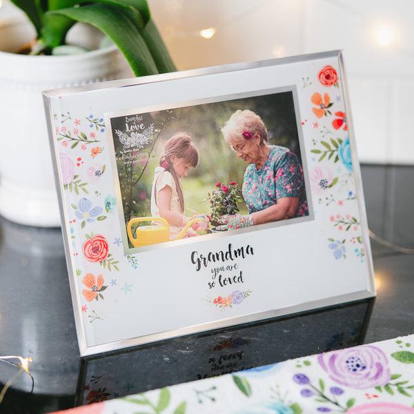 Pavilion Gift Company Grandma 9.25" X 7.25" Frame (Holds 6" X 4" Photo)