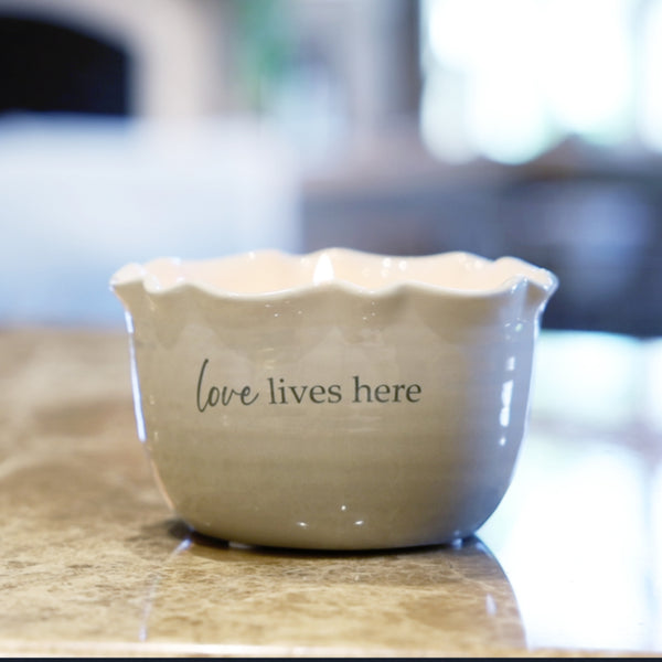 Pavilion Gift Company Love Lives Here 11 Oz - 100% Soy Wax Reveal Candle Scent: Tranquility