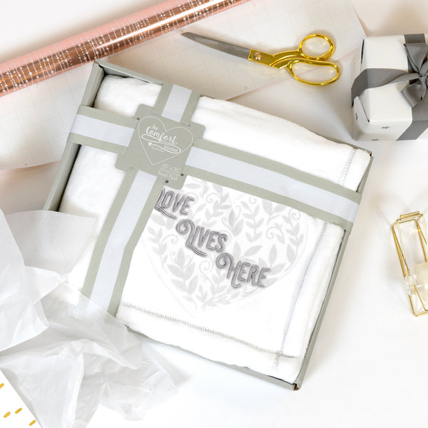 Pavilion Gift Company Love Lives Here Vines - 50" X 60" Royal Plush Blanket