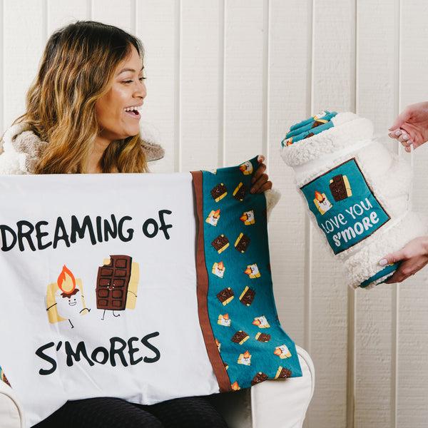 Pavilion Gift Company Love You S'more 45" X 50" Sherpa Blanket