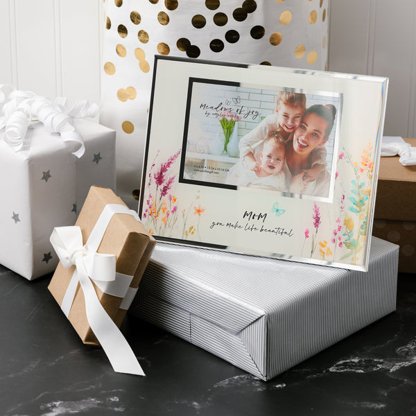 Pavilion Gift Company Mom 9.25" X 7.25" Frame (Holds 6" X 4" Photo)