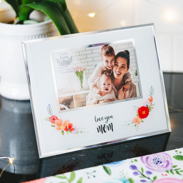 Pavilion Gift Company Mom 9.25" X 7.25" Frame (Holds 6" X 4" Photo)