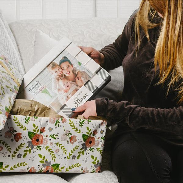 Pavilion Gift Company Mom 9" X 7.25" Frame (Holds 7" X 5" Photo)