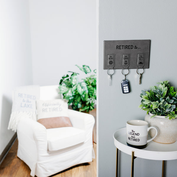 Pavilion Gift Company Retired To Magnetic Key Rack With 3 Keyrings