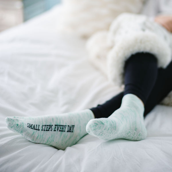 Pavilion Gift Company Small Steps Low Cut Moisturizing Gel Socks Scent: Light Lavender