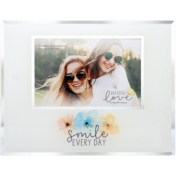 pavilion gift company Smile 9.25" x 7.25" Frame (Holds 6" x 4" Photo)