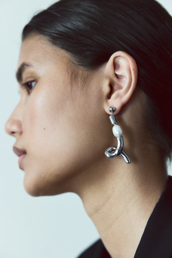 Pearl Octopuss.y Belle Earrings