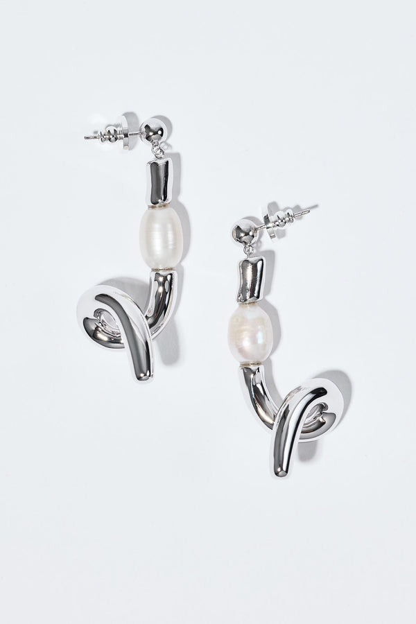 Pearl Octopuss.y Belle Earrings