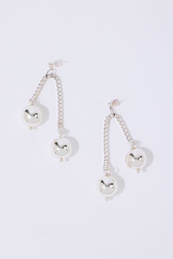 pearl octopuss.y Chained Sphere Earrings