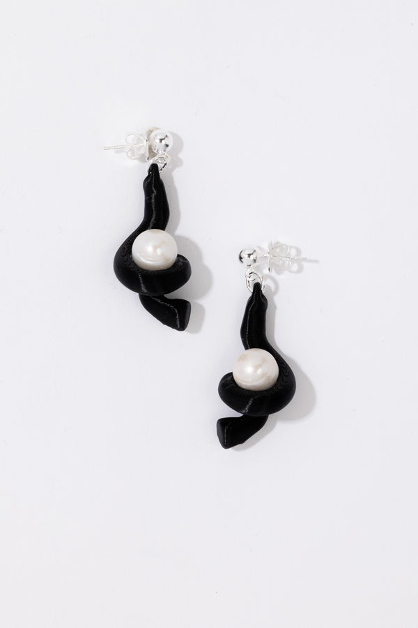 Pearl Octopuss.y Daughter Of Pearl