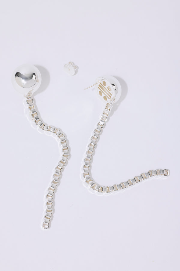 Pearl Octopuss.y Sphere Chain Studs