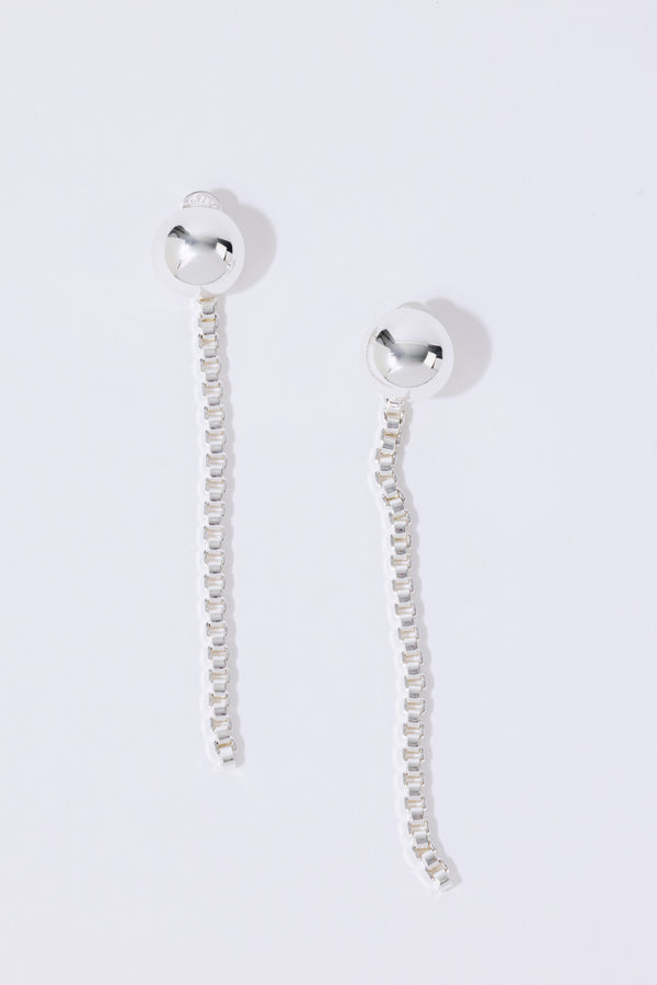 pearl octopuss.y Sphere Chain Studs