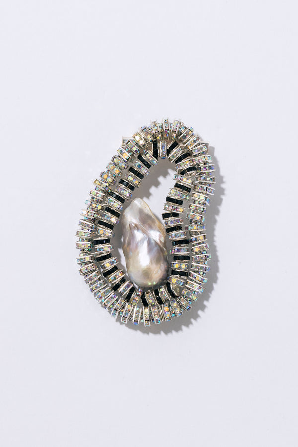 pearl octopuss.y The Oyster Brooch