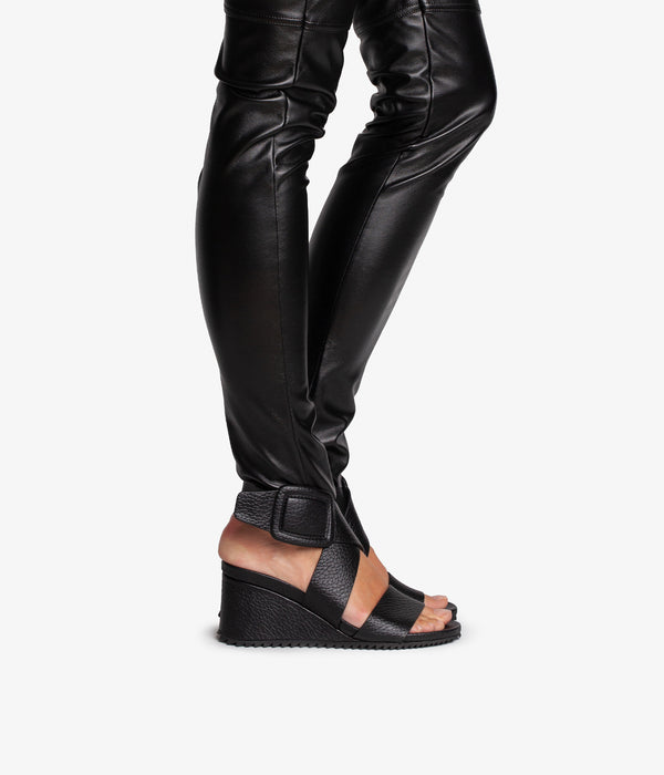 Pedro Garcia Cande / Black Cervo